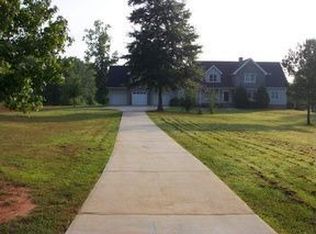 286 Bear Creek Rd, Moreland, GA 30259