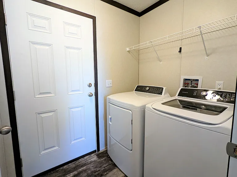 688 Oregon St #688 — Photo 15