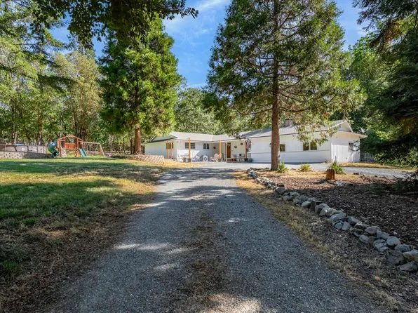 715 Timber Ln, Grants Pass, OR 97526