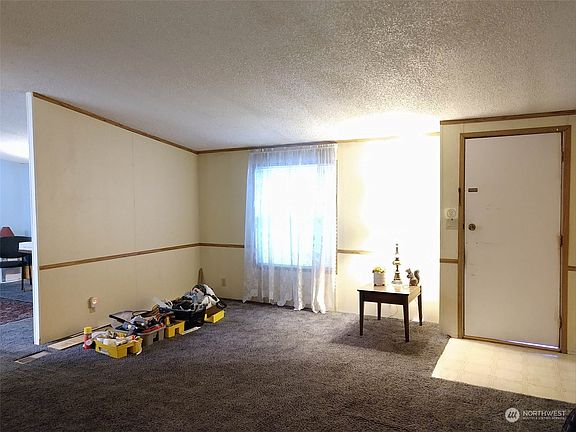 3rd image of 704 87th Ave NE