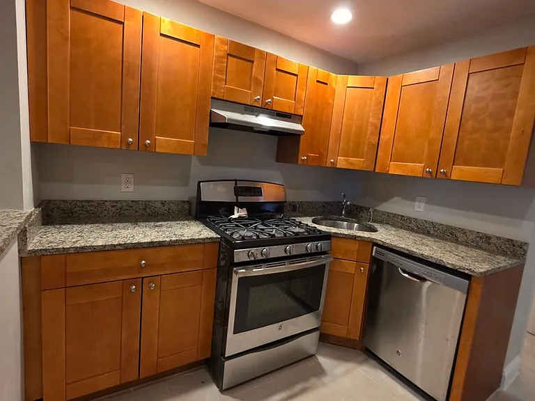 85 Egmont St #2 — Photo 14