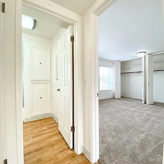 Normandy Park Apartments — Photo 26