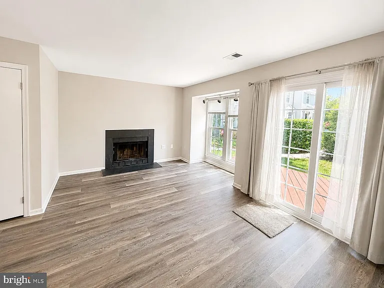 14350 Gringsby Ct — Photo 8