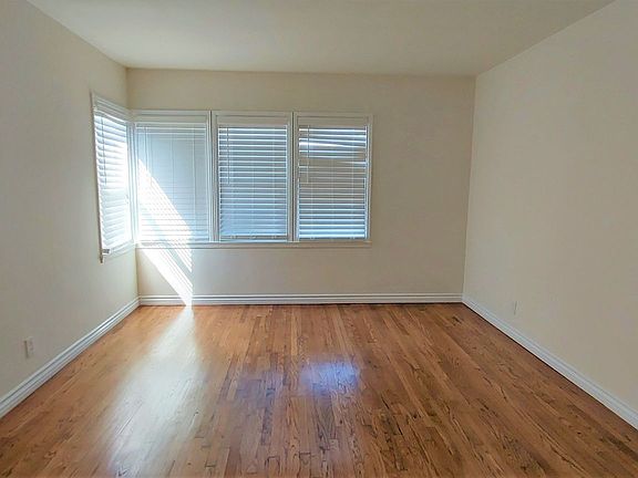 4th image of 15626-15632 Grevillea Ave #297