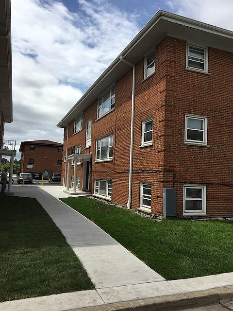 1st image of 9455 Maple Dr #3