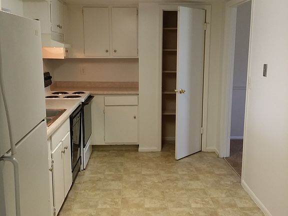 Spacious Kitchen area