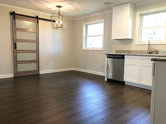 4th image of 801 Funderburk Ave