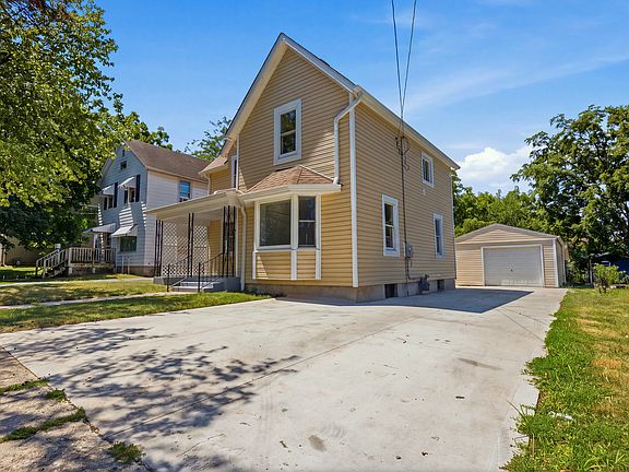 2nd image of 404 Lincoln St