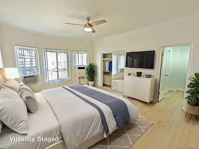 2801 San Marino St #4 — Photo 5