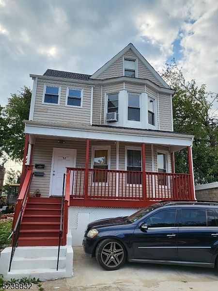 1st image of 52 N 15Th St