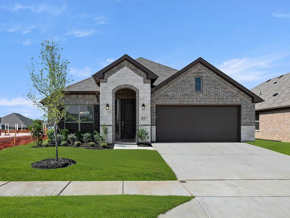 1st image of 4537 Aralia St