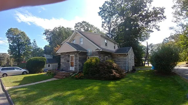 64 Chestnut St photo 1