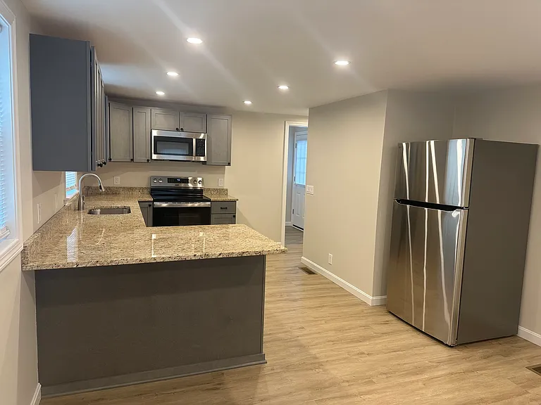 2 Newell Ct — Photo 1
