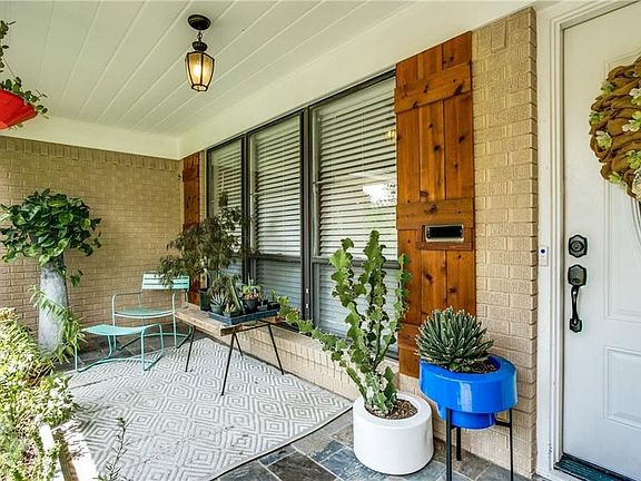 4th image of 2469 Dorrington Dr