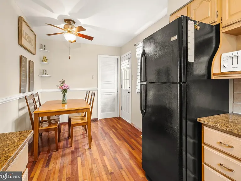 126 Greenwood Rd — Photo 11
