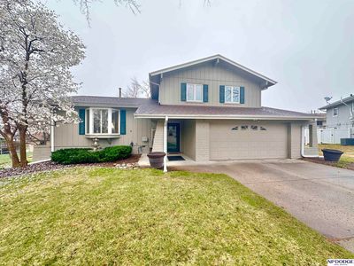 9818 O Cir, Omaha, NE, 68127
