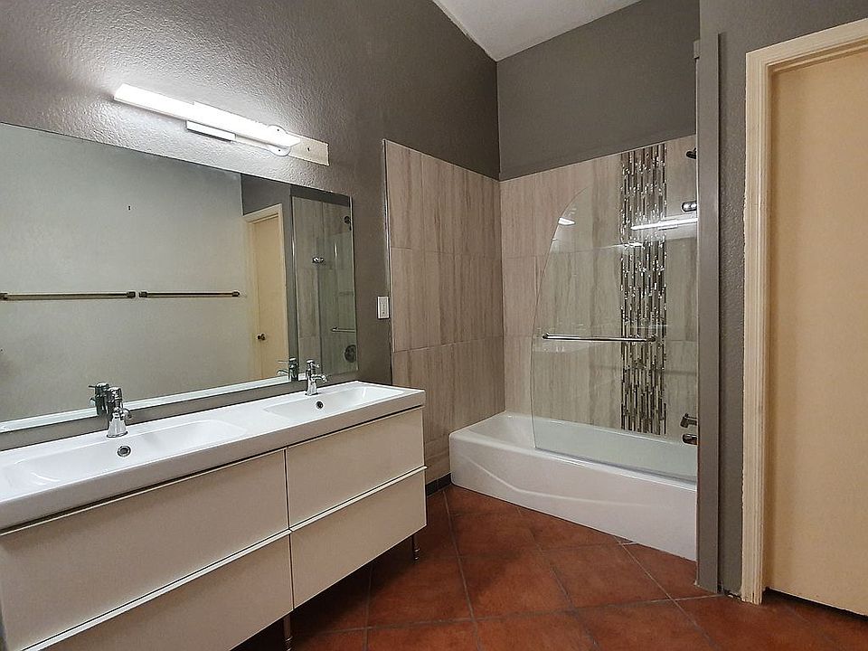 2nd image of 18223 N 16th Way