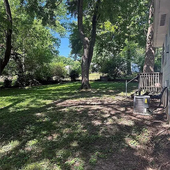 3 bed, 884 sqft, $1,550 — Photo 3