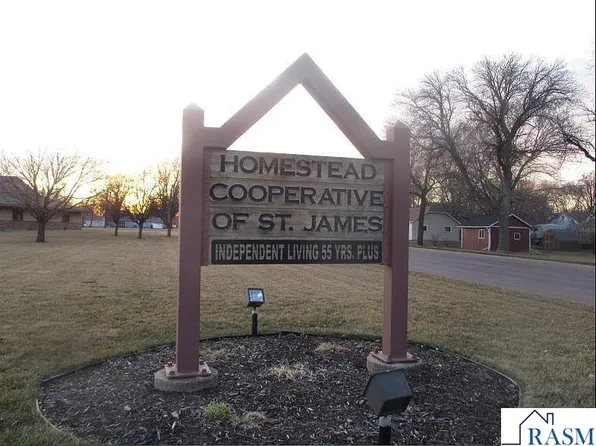 1000 9th St S APT 118, Saint James, MN 56081