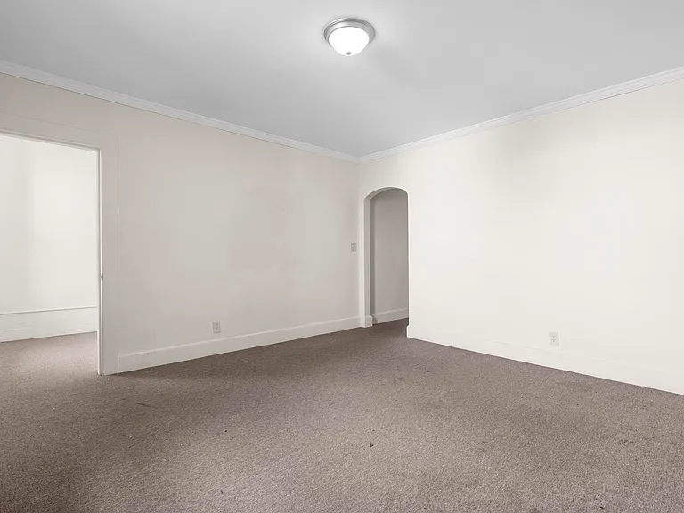 113 E Main St #4 — Photo 6