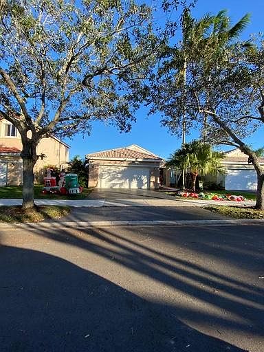 1st image of 1549 Salerno Cir