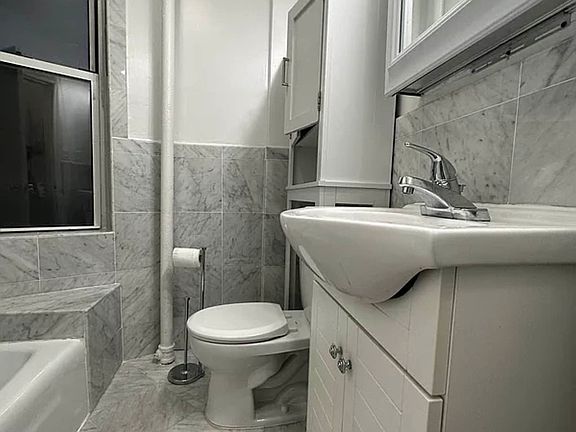 4th image of 14 Jones St APT 2D