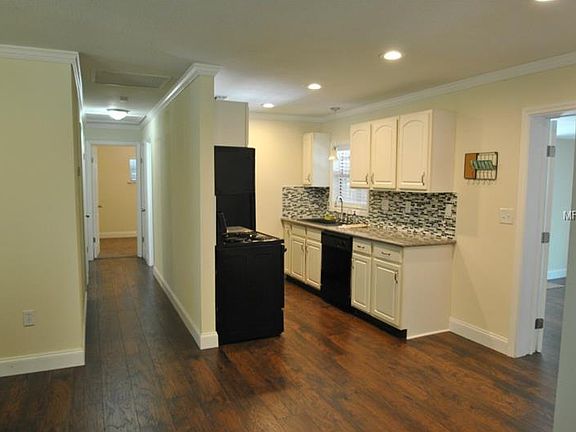 3rd image of 605 Patricia Ave