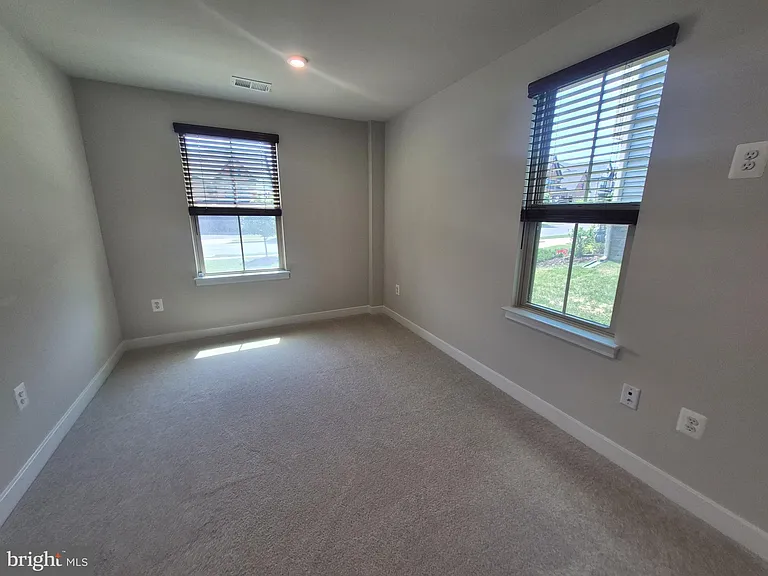 6054 Fallfish Ct — Photo 25