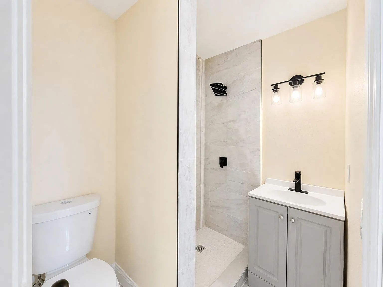 5633 Crissman Dr N — Photo 4