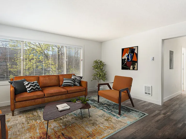 3200 E Union St — Photo 46