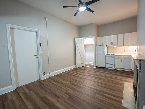 Studio with Kitchen