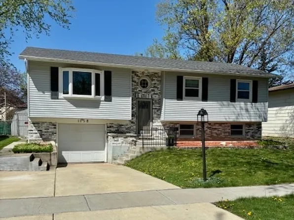 1168 Windsor Ln, Hanover Park, IL 60133