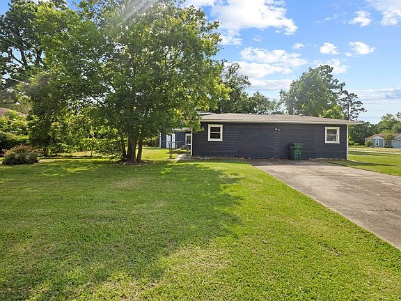 3rd image of 3015 Timberwood Ln