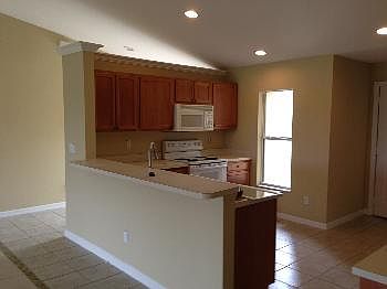 3rd image of 1018 Alaska Ave