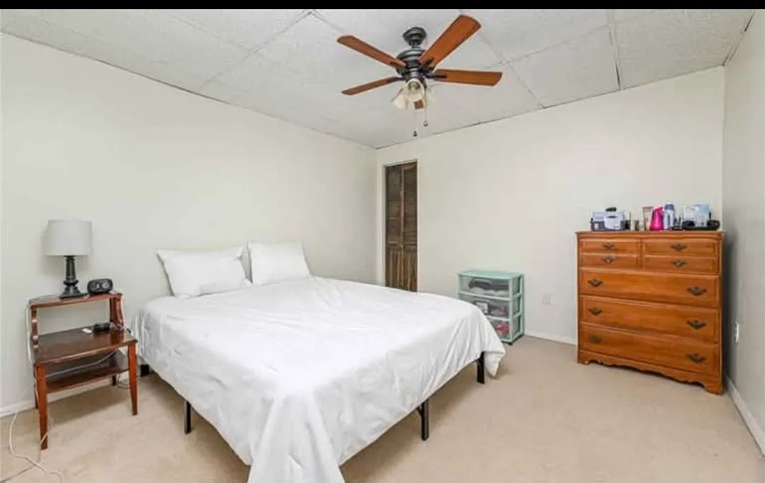 221 Center Ave — Photo 4
