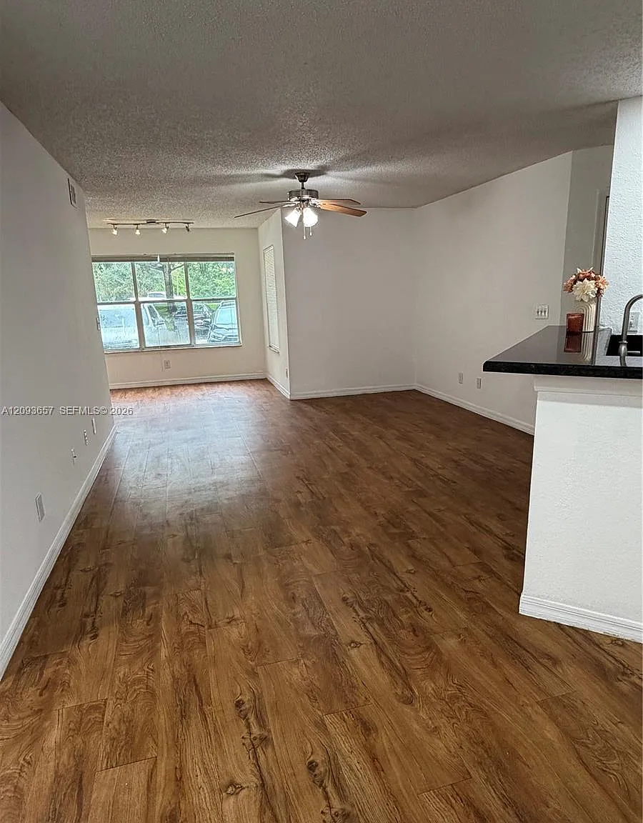 Isles At Lago Mar Condo — Photo 4