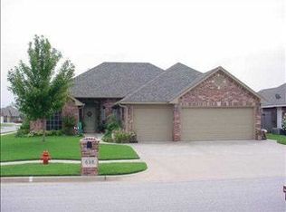 636 Vickery Ave, Yukon, OK 73099