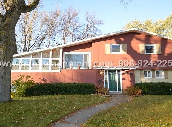 2nd image of 300 Schweitzer Dr