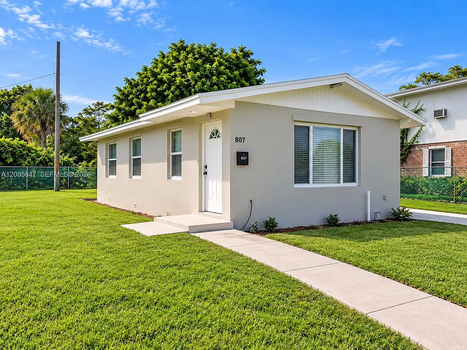 807 Handy Ave