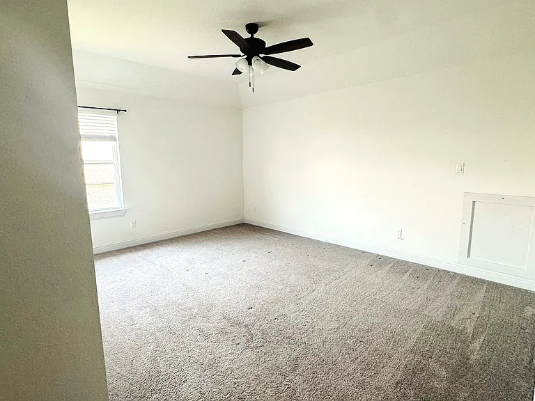 813 Palamos Dr — Photo 19
