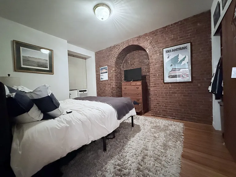 117 W 58th St #7F — Photo 3