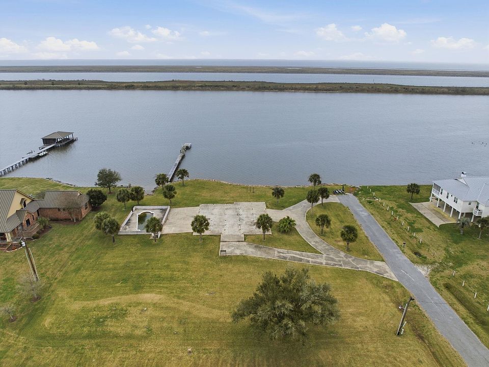 1st image of 353 Gulfway Dr