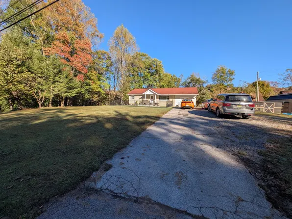 3909 E Pkwy, Gatlinburg, TN 37738