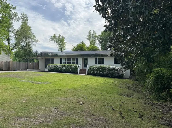 34 Holland Dr, Castle Hayne, NC 28429