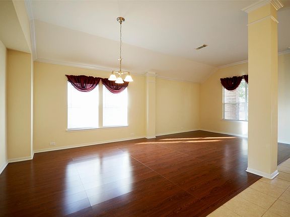 5th image of 436 Drake Ln