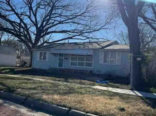 315 S Poplar St, Newton, KS 67114