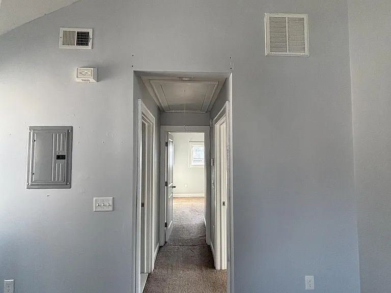 18 Van Cortland Pl — Photo 3