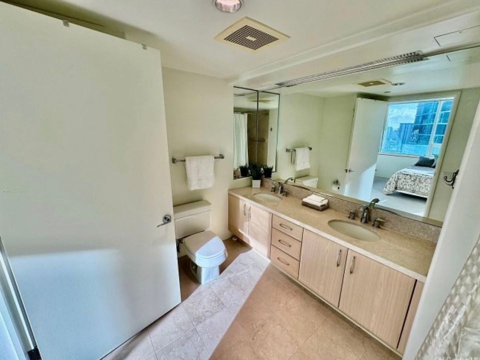 1st image of 88 Piikoi St APT 1411