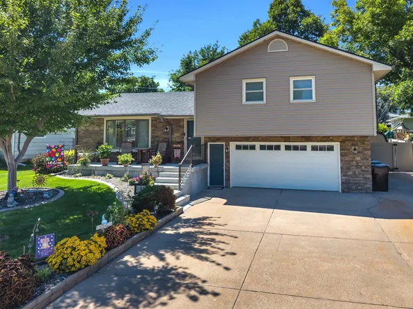 3810 13th Ave, Kearney, NE 68845