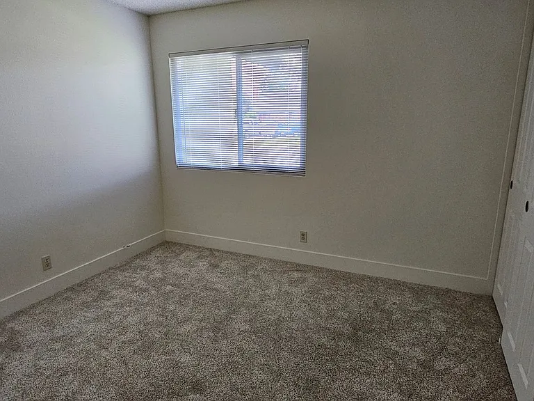 1406 Oak Knoll Rd — Photo 36